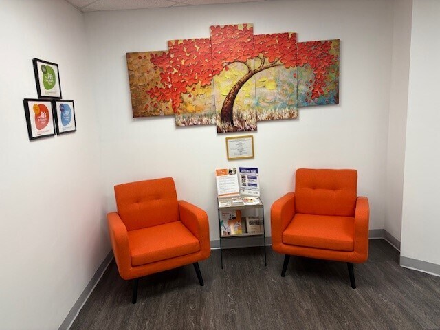 14645 NW 77th Ave, Miami Lakes, FL à louer - Photo du bâtiment - Image 3 de 8