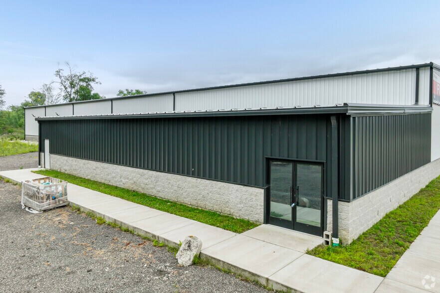 511 Watts Rd, Jackson, MI à louer - Photo du bâtiment - Image 2 de 6