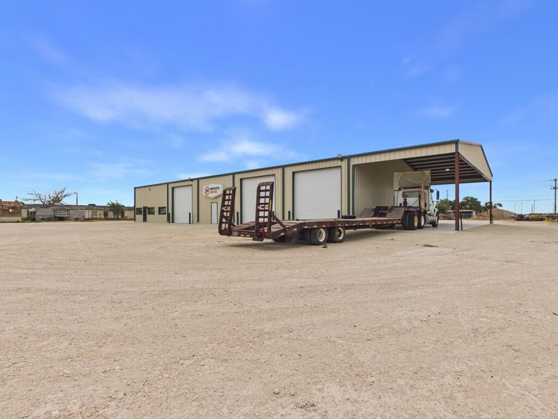 1100 W Sealy Ave, Monahans, TX for sale - Building Photo - Image 3 of 25