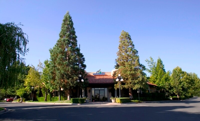 6490 S McCarran Blvd, Reno, NV à louer - Photo principale - Image 1 de 1