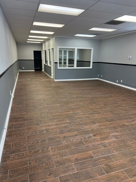 2346 E Thousand Oaks Blvd, Thousand Oaks, CA à louer - Photo du bâtiment - Image 3 de 6