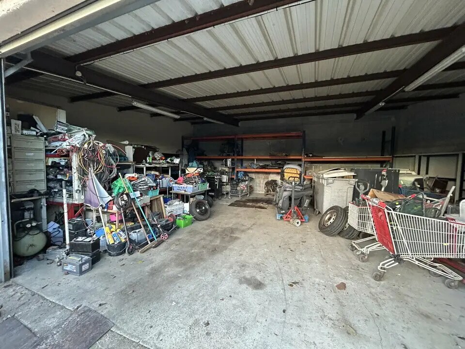 Flex in Mauguio for lease Interior Photo- Image 1 of 3