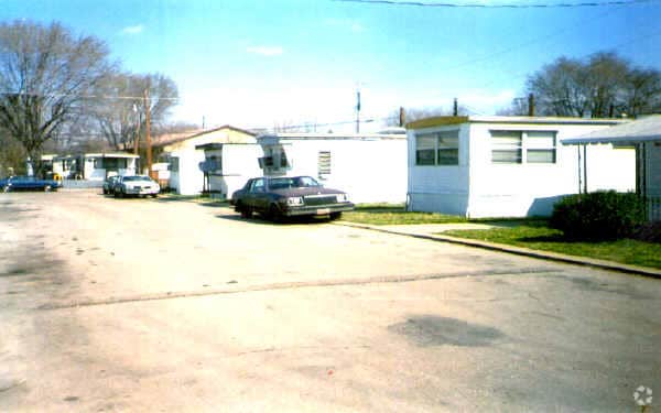 MI/OH MHC Portfolio portfolio of 3 properties for sale on LoopNet.ca - Primary Photo - Image 1 of 11