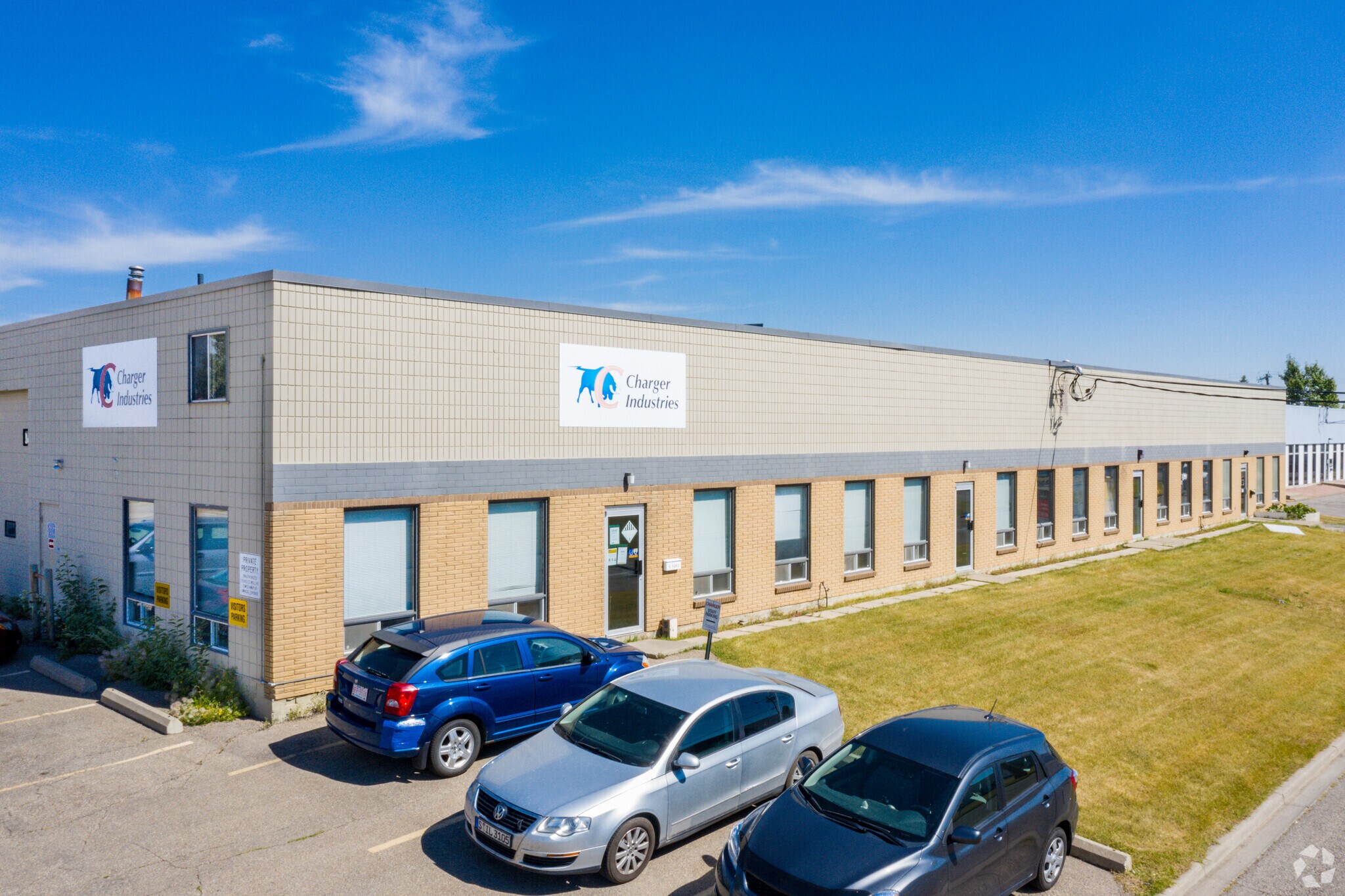 1352 Hastings Cres SE, Calgary, AB for sale Building Photo- Image 1 of 1