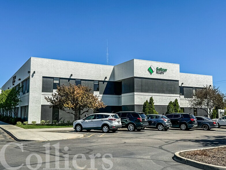 215 E Hawaii Ave, Nampa, ID à louer - Photo du bâtiment - Image 1 de 6