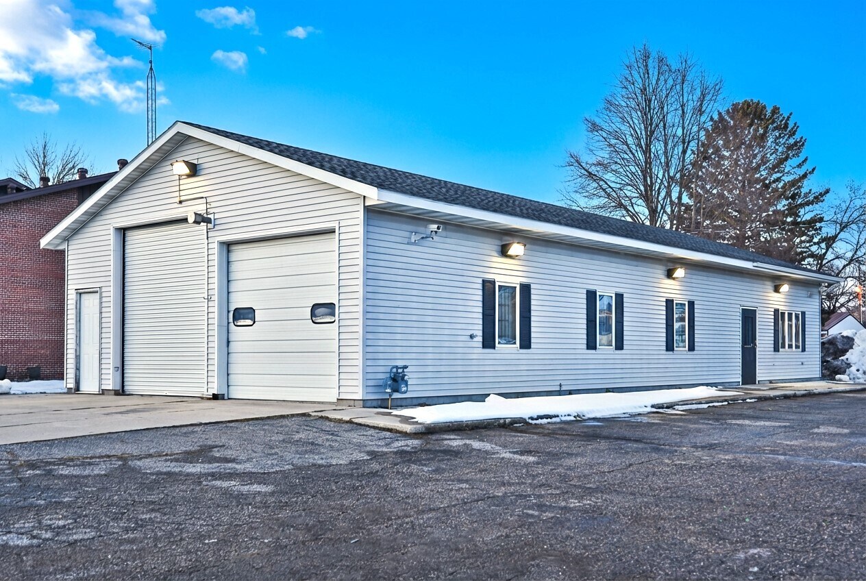 316 S Highway Ave, Blooming Prairie, MN à vendre Photo principale- Image 1 de 20