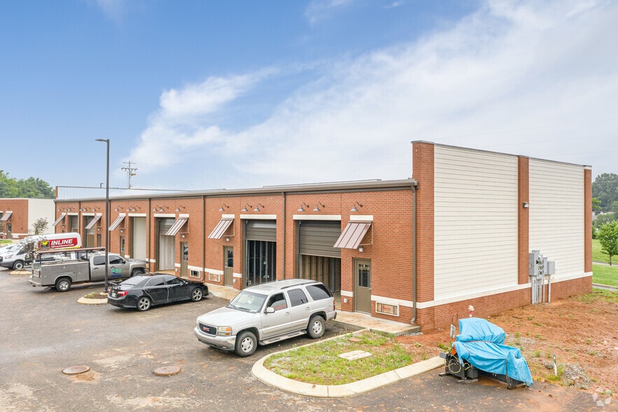 4001 Parkfield Loop, Spring Hill, TN for lease - Primary Photo - Image 1 of 4