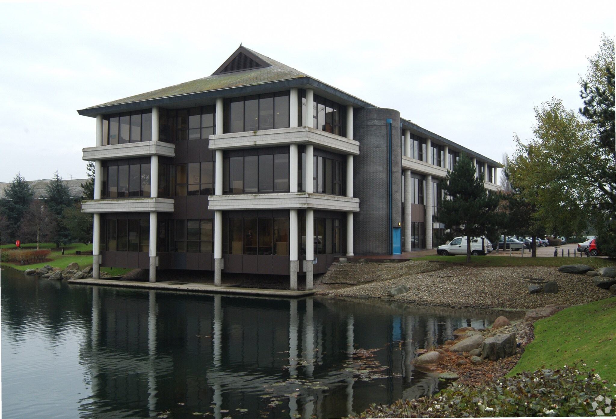 Arlington Park, Reading for lease Building Photo- Image 1 of 2