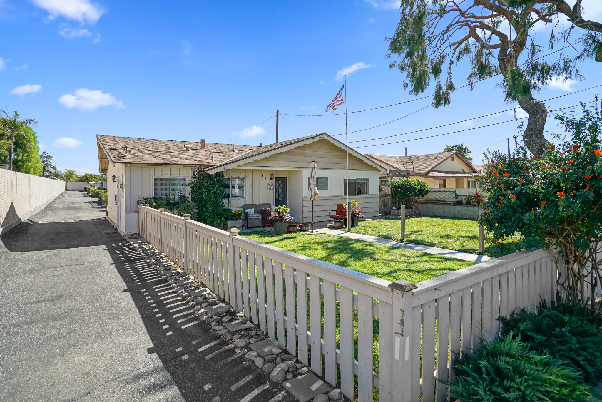 218 S Virginia Ave, Azusa, CA for sale Primary Photo- Image 1 of 1