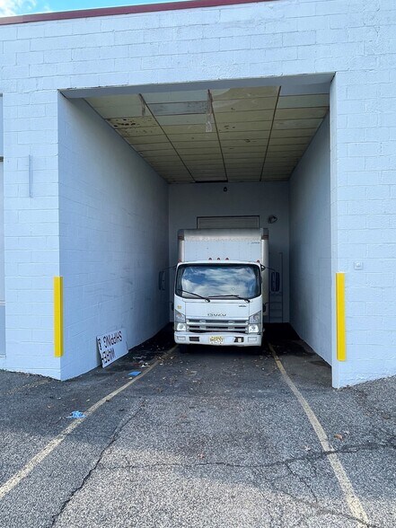 150 Commerce Rd, Carlstadt, NJ à louer - Photo du bâtiment - Image 3 de 11