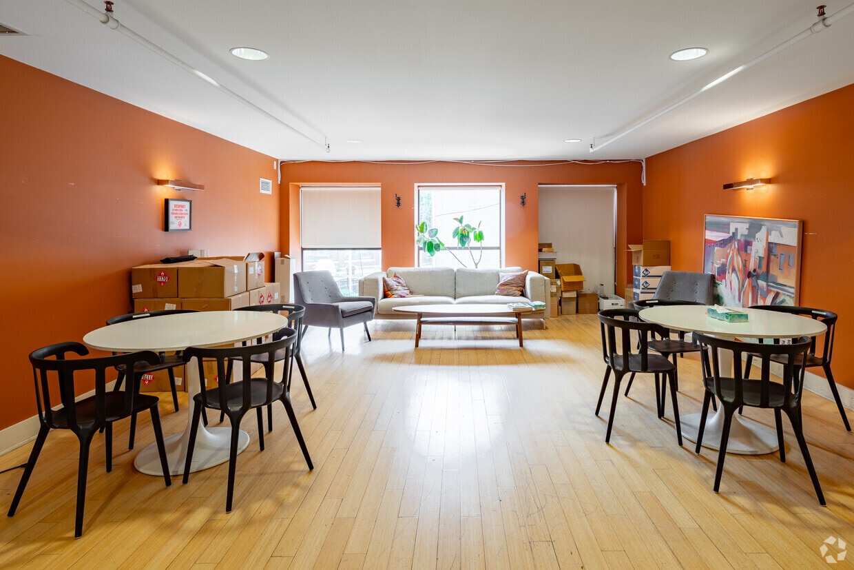 3020 N Lincoln Ave, Chicago, IL for lease Interior Photo- Image 1 of 6