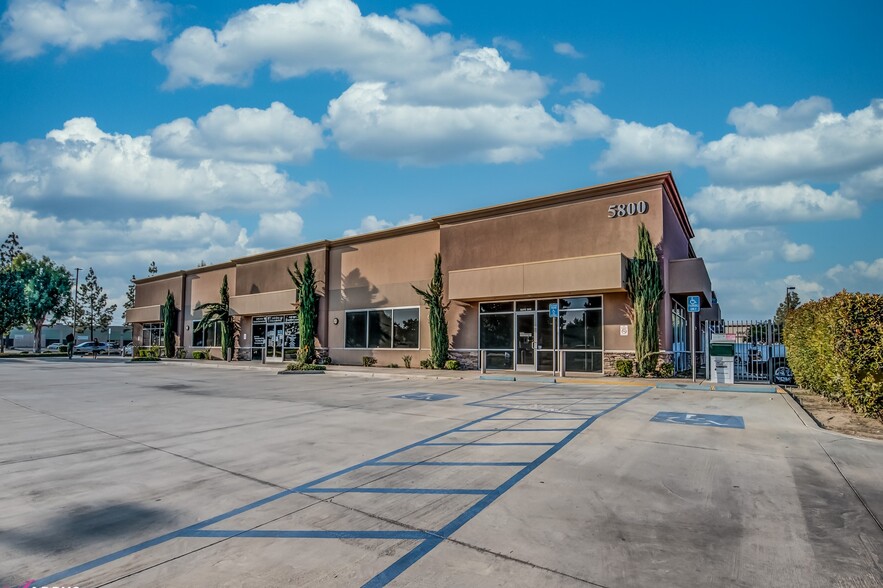 5800 District Blvd, Bakersfield, CA for sale - Building Photo - Image 1 of 1