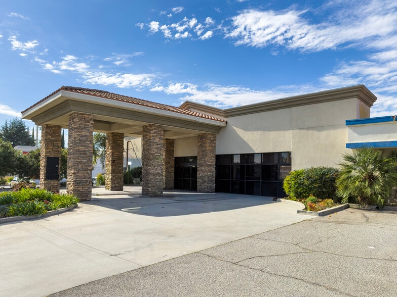 537 S Glendora Ave, West Covina, CA for lease - Building Photo - Image 1 of 29