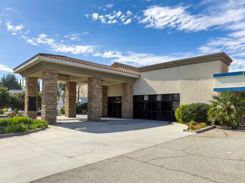 537 S Glendora Ave, West Covina, CA à louer - Photo du bâtiment - Image 1 de 29