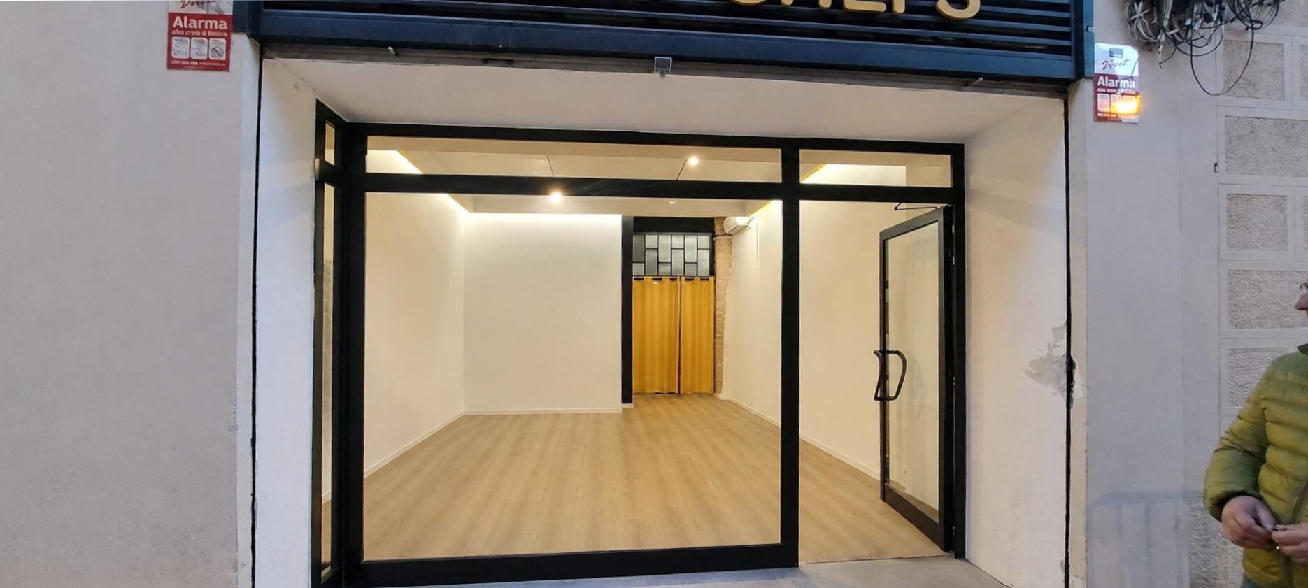 Retail in Barcelona, Barcelona for lease Interior Photo- Image 1 of 2