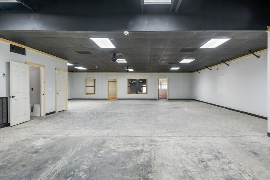 108 W Smith St, Gallatin, TN for lease - Building Photo - Image 2 of 13