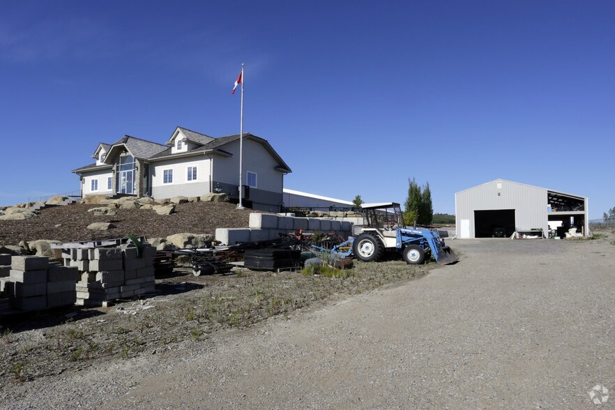 12014 242 Ave W, Foothills No 31, AB à vendre - Photo du bâtiment - Image 2 de 13