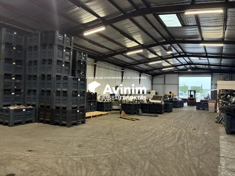 Industrial in Vitrolles for lease - Interior Photo - Image 3 of 7