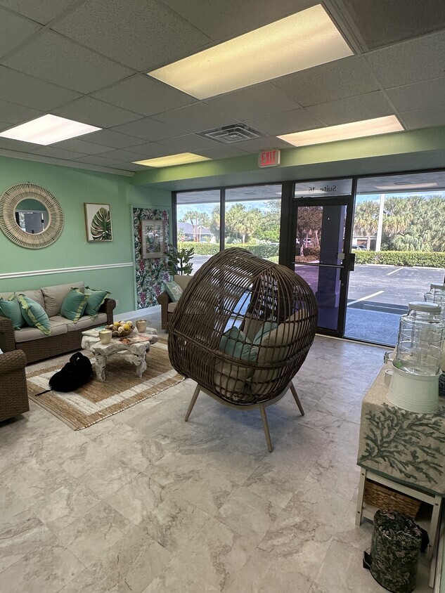 420 Federal Hwy, North Palm Beach, FL for lease Interior Photo- Image 1 of 5