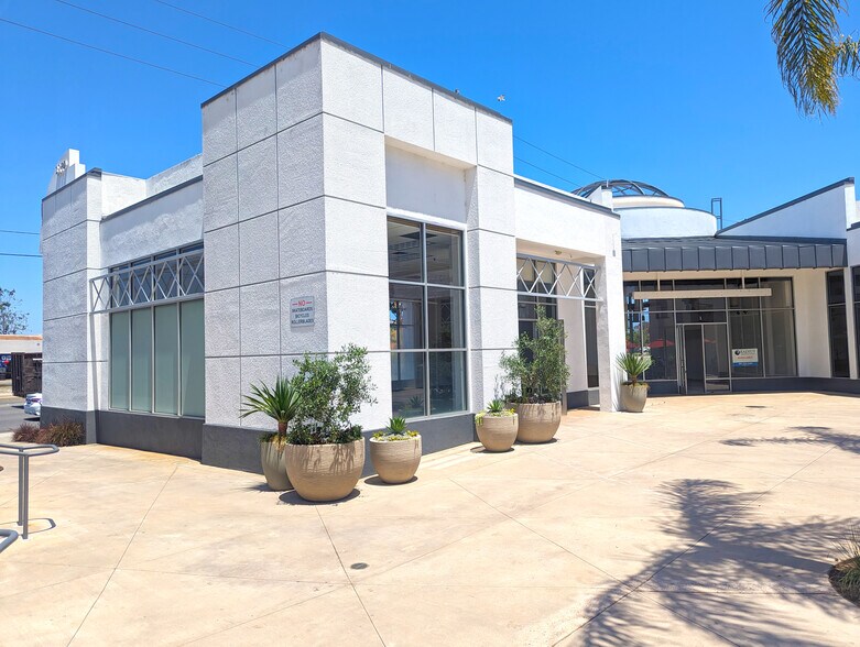 2350 Vineyard Ave, Oxnard, CA à louer - Photo du bâtiment - Image 2 de 8