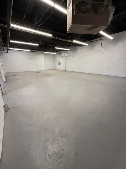 29 Crown St, Nashua, NH à louer - Photo intérieure - Image 2 de 11