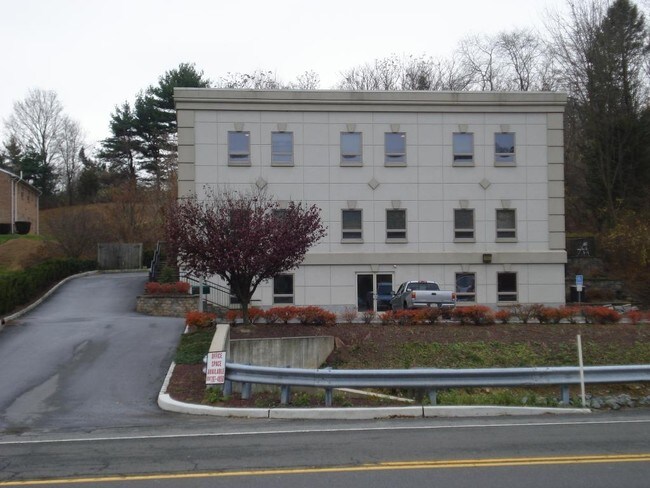 More details for 107 W Main St, Clinton, NJ - Office, Office/Medical for Lease