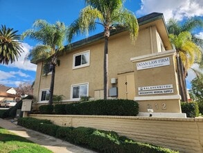 312 S Juniper St, Escondido, CA à louer Photo du bâtiment- Image 2 de 17