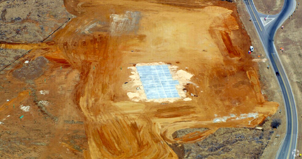 IH 37 & SH 97, Pleasanton, TX à louer - Photo du bâtiment - Image 2 de 12