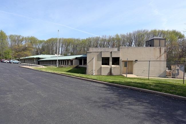 Plus de détails pour 1501 Blueball Ave, Linwood, PA - Flex à vendre