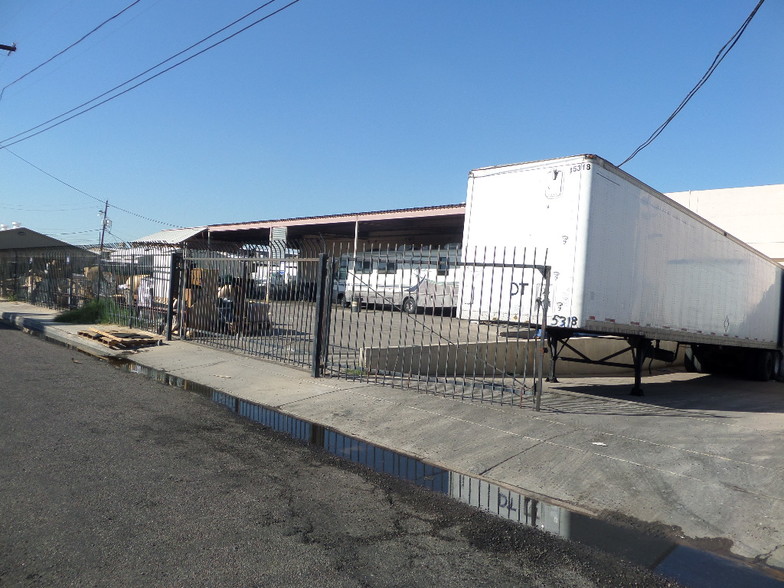 2602 W Holly St, Phoenix, AZ for lease - Primary Photo - Image 1 of 29