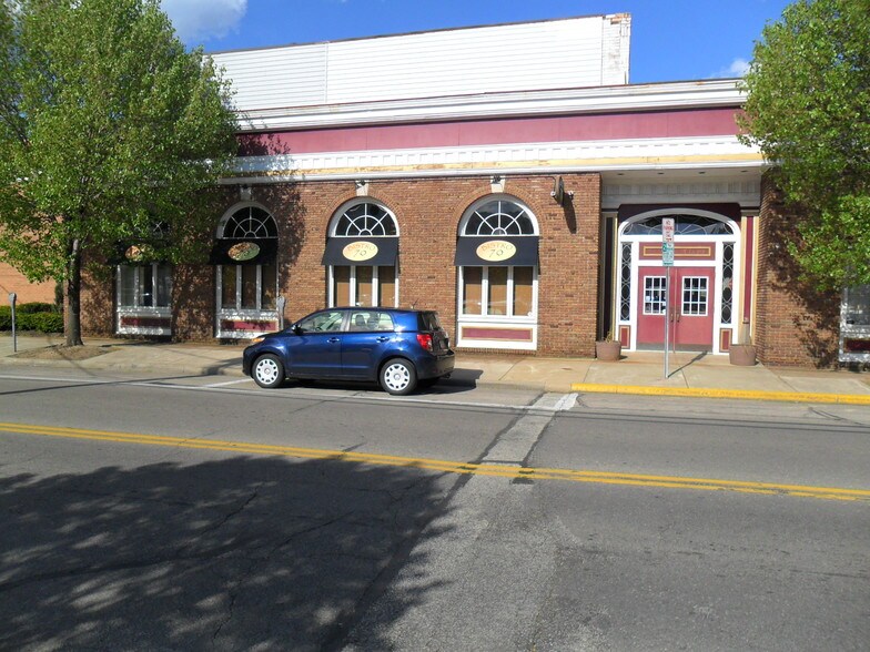 70 N Saint Clair St, Painesville, OH à louer - Photo du bâtiment - Image 2 de 2