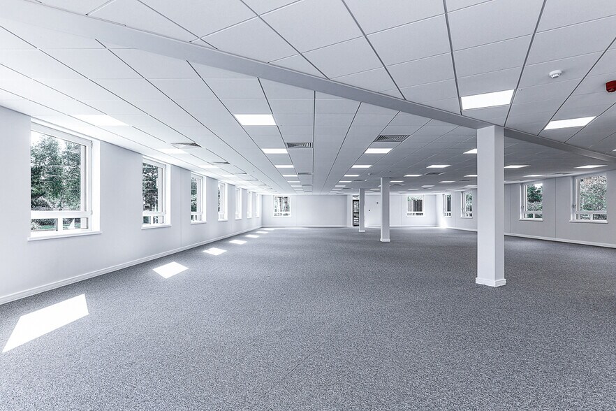 2620 Kings Court, Birmingham for lease - Interior Photo - Image 1 of 12