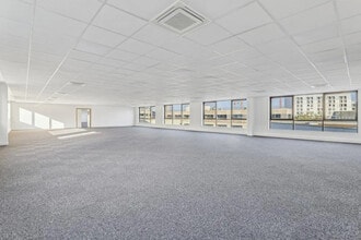 6 Rue Olof Palme, Clichy for lease Interior Photo- Image 2 of 7