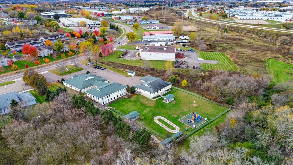 1612 Truax Blvd, Eau Claire, WI à vendre - Photo du bâtiment - Image 2 de 61
