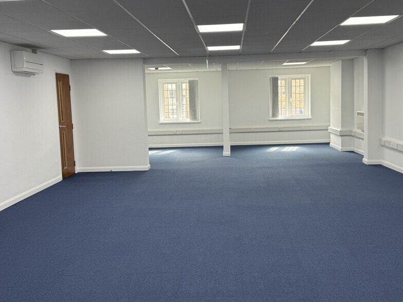 137-141 High St, Sevenoaks for lease - Building Photo - Image 3 of 3