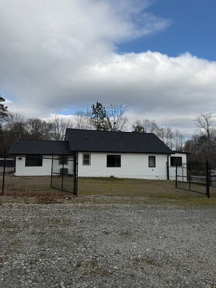 2719 Huff Dr, Lawrenceville, GA à vendre - Photo du bâtiment - Image 3 de 65