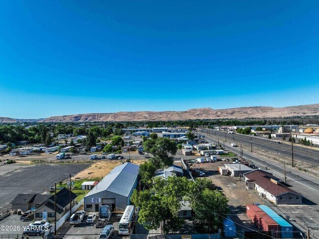 Plus de détails pour 2107 E Mead Ave, Yakima, WA - Industriel à vendre