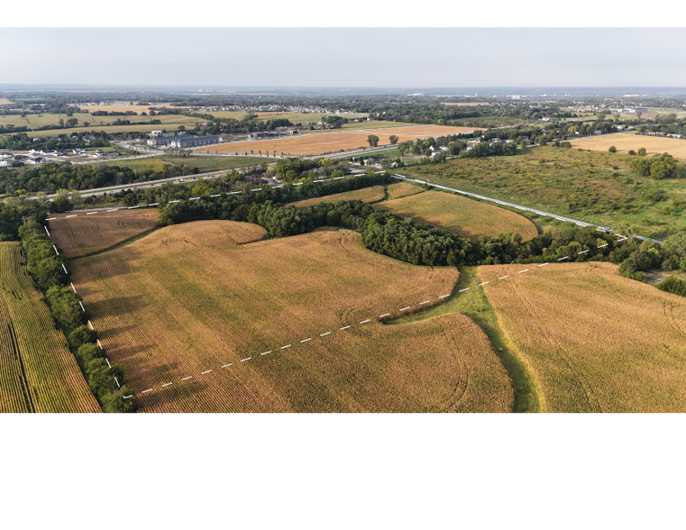 7100 NE 12th Ave, Pleasant Hill, IA à vendre - Photo du bâtiment - Image 2 de 6