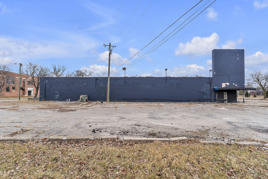 12021 Harper Ave, Detroit, MI for sale - Building Photo - Image 2 of 9