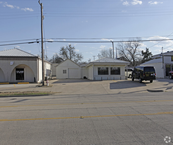326 E Northwest Hwy, Grapevine, TX for lease - Building Photo - Image 2 of 2