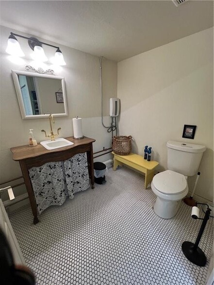 117 Franklin St, Pomona, KS for sale - Building Photo - Image 2 of 3