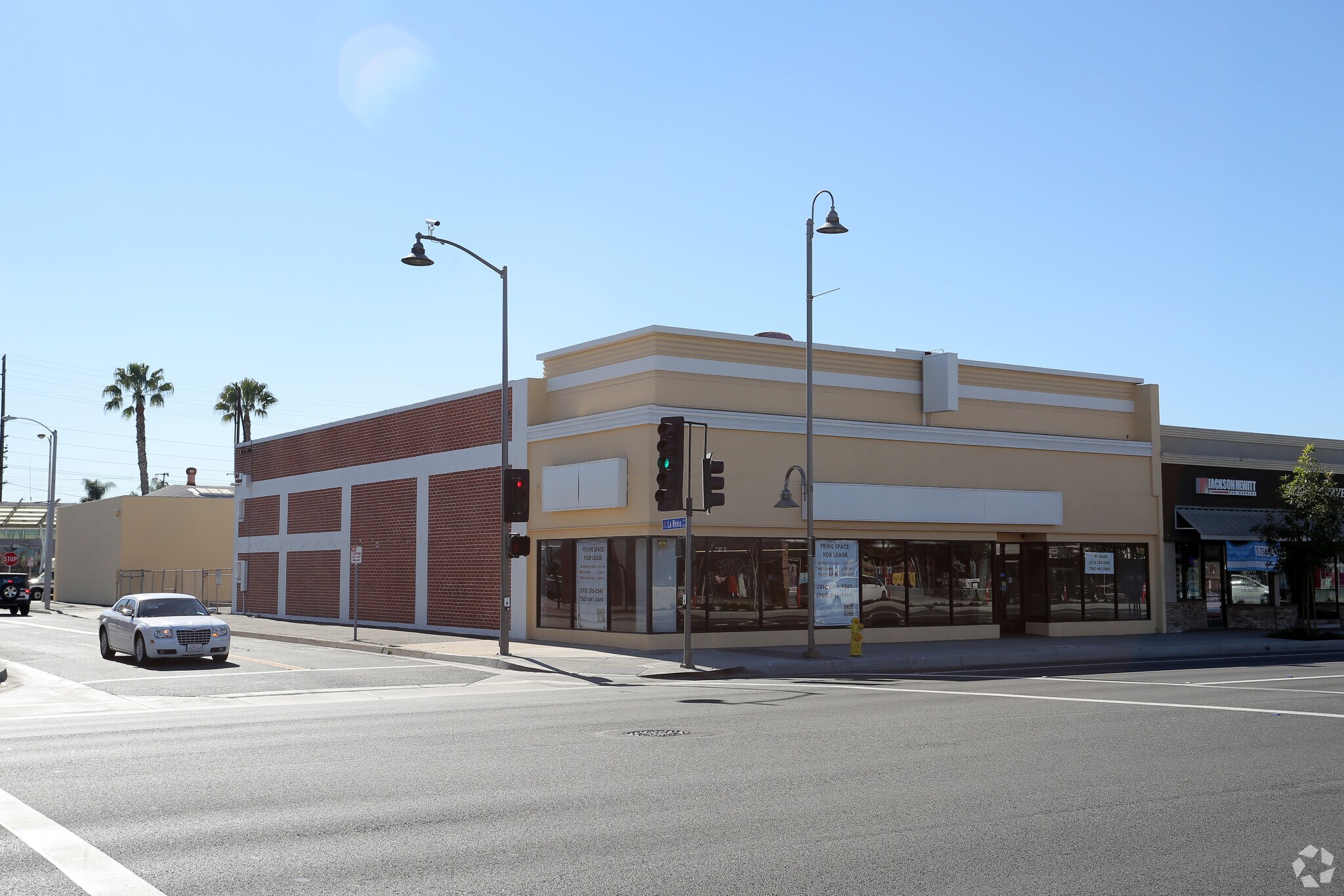 8152 Firestone Blvd, Downey, CA à louer Photo du bâtiment- Image 1 de 6