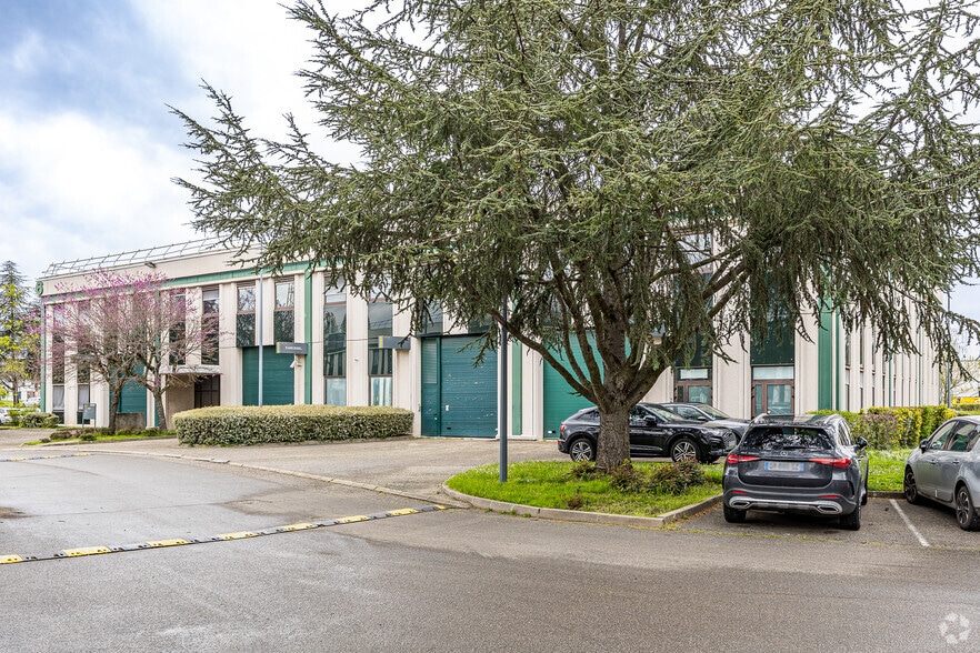 1 Rue Des Vergers, Limonest à louer - Photo du bâtiment - Image 2 de 2