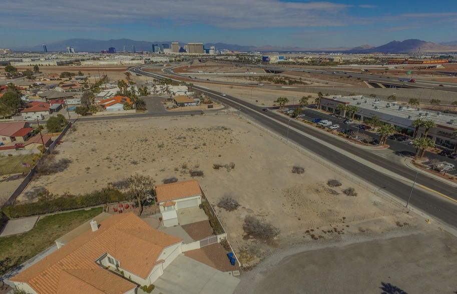 Dean Martin Dr, Las Vegas, NV à vendre - Photo du b timent - Image 1 de 1