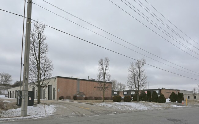 Plus de détails pour 140 Mcgovern Dr, Cambridge, ON - Industriel à louer