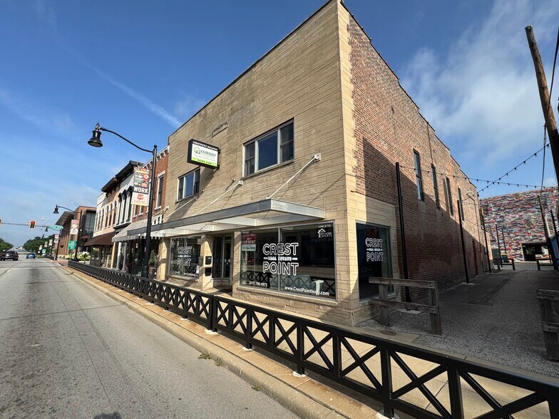 116 W Main St, Plainfield, IN à louer - Photo du bâtiment - Image 2 de 5