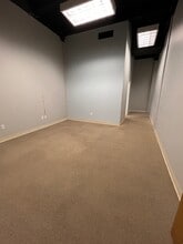 100 Ross St, Pittsburgh, PA for lease Interior Photo- Image 2 of 11