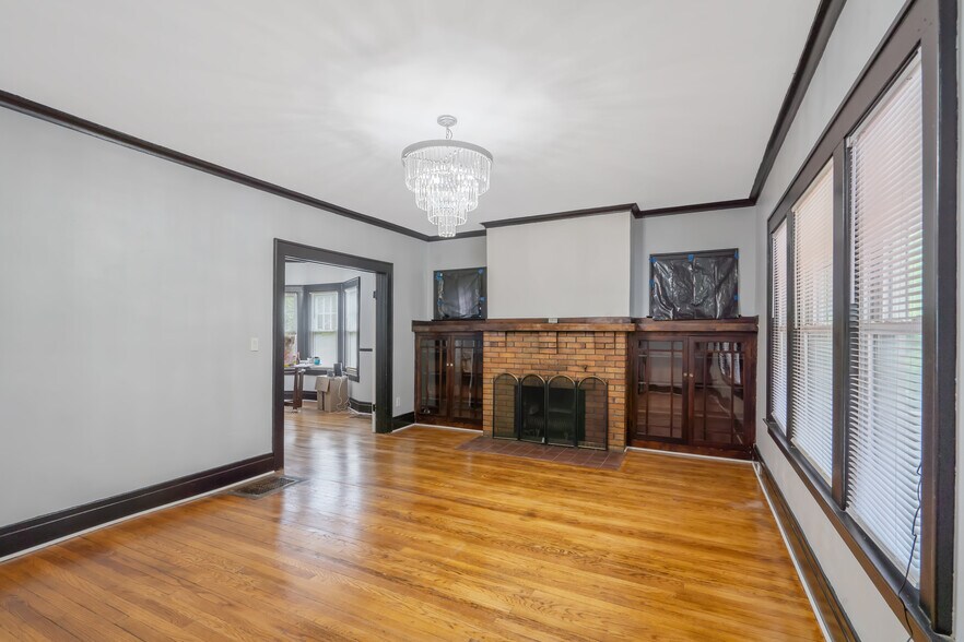 944 Bellevue Ave, Syracuse, NY à vendre - Photo du bâtiment - Image 3 de 58