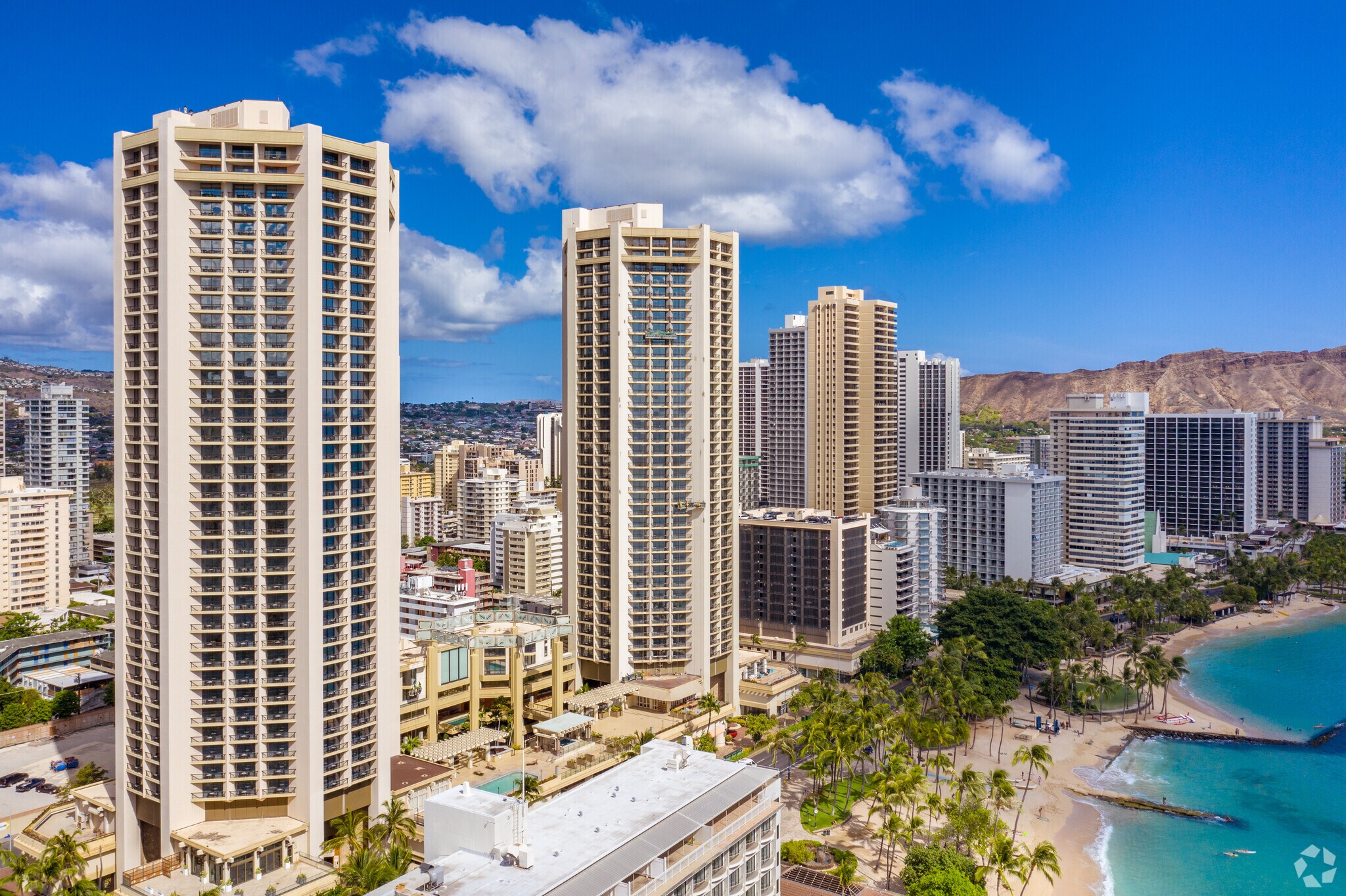 2424 Kalakaua Ave, Honolulu, HI à louer Photo du bâtiment- Image 1 de 10