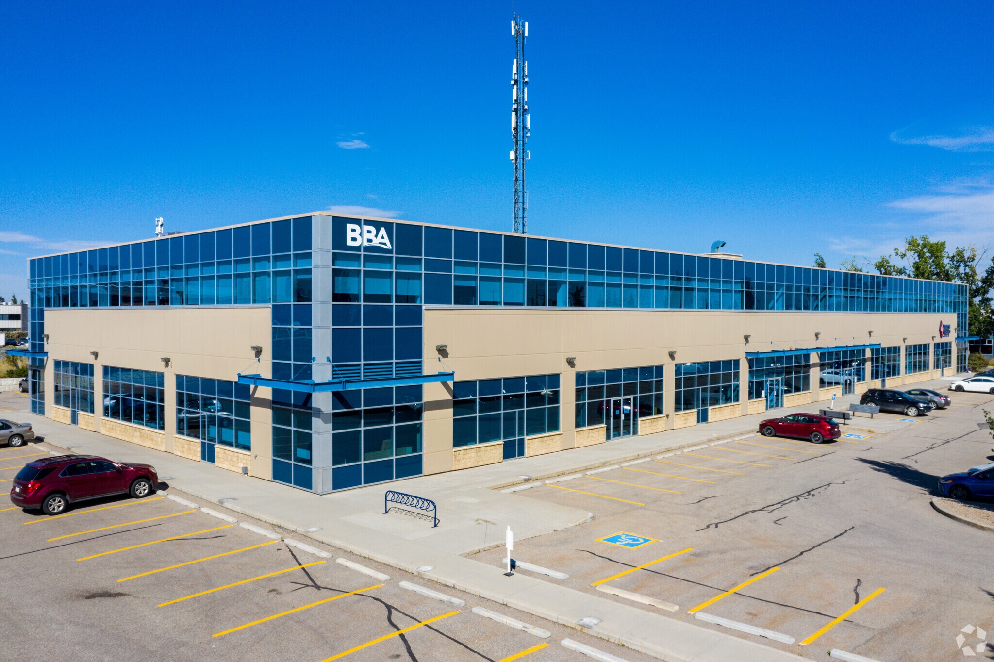 4129 8th St SE, Calgary, AB for sale Primary Photo- Image 1 of 1